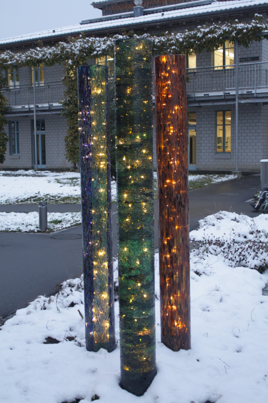 Beleuchtete Säulen
